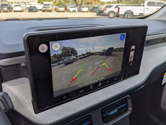 2026 Oxford White Ford Maverick XLT FWD Truck