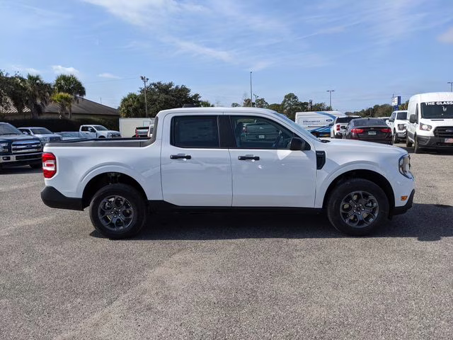 2026 Oxford White Ford Maverick XLT FWD Truck