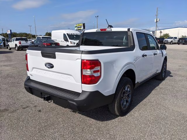2026 Oxford White Ford Maverick XLT FWD Truck