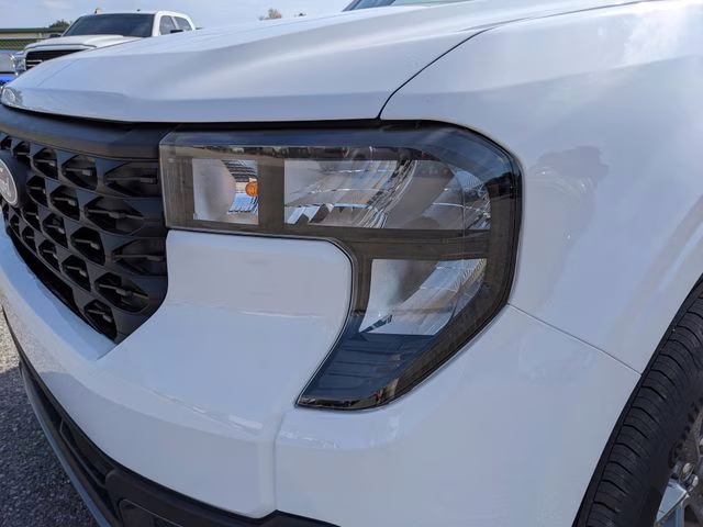 2026 Oxford White Ford Maverick XLT FWD Truck