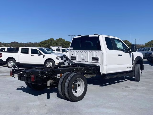 2026 Oxford White Ford Super Duty F-450 DRW XL 4X4 Chassis