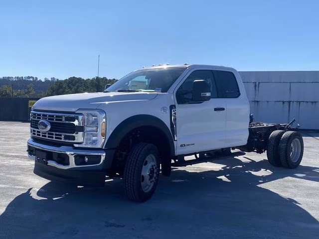 2026 Oxford White Ford Super Duty F-450 DRW XL 4X4 Chassis