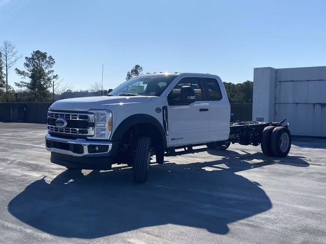 2026 Oxford White Ford Super Duty F-550 DRW XL 4X4 Chassis
