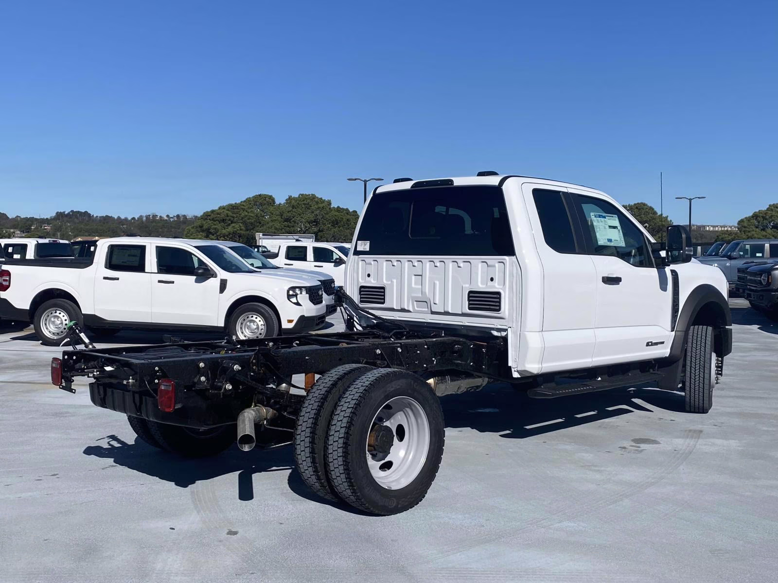 2026 Oxford White Ford Super Duty F-450 DRW XL 4X4 Chassis