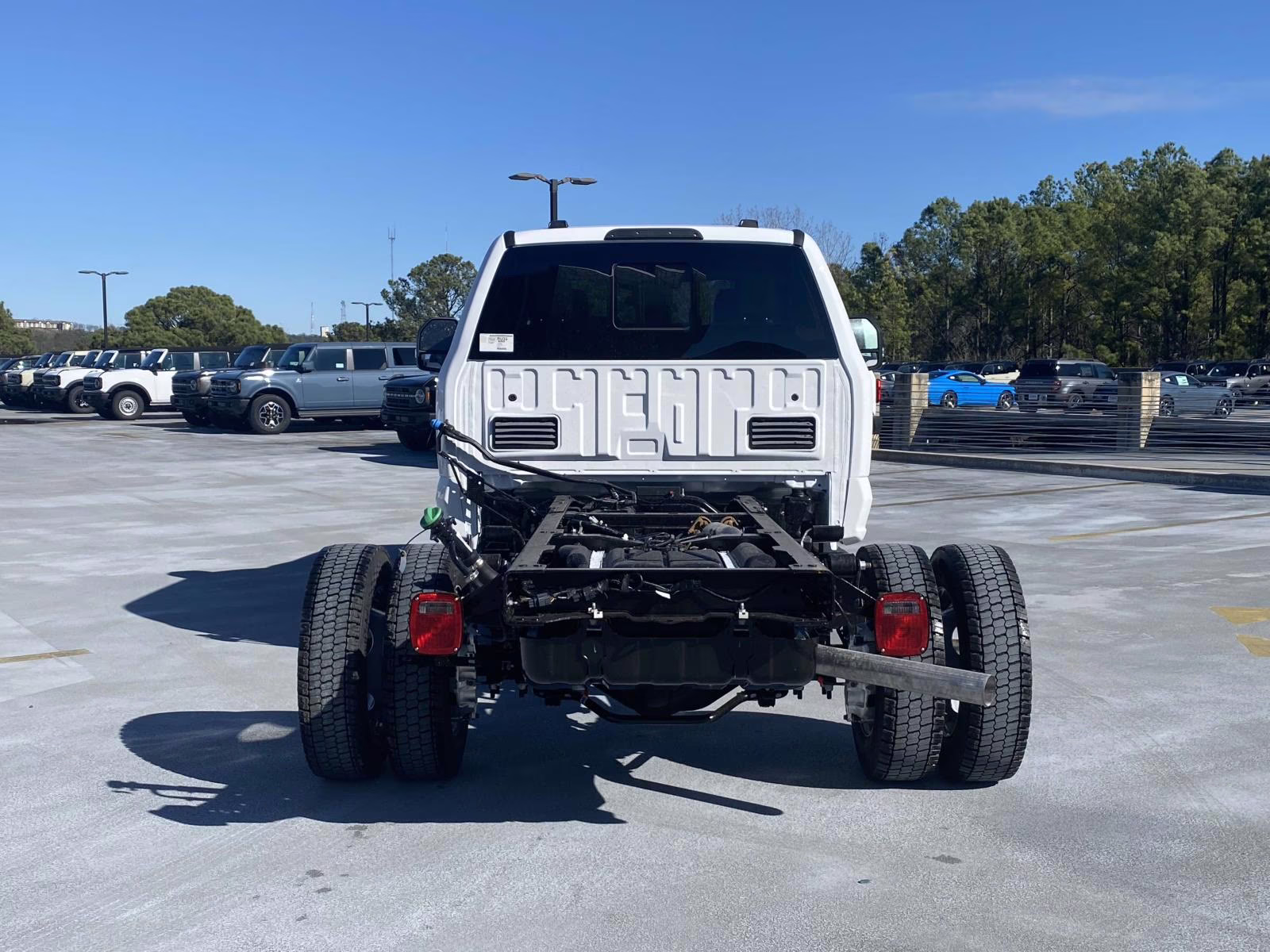 2026 Oxford White Ford Super Duty F-450 DRW XL 4X4 Chassis