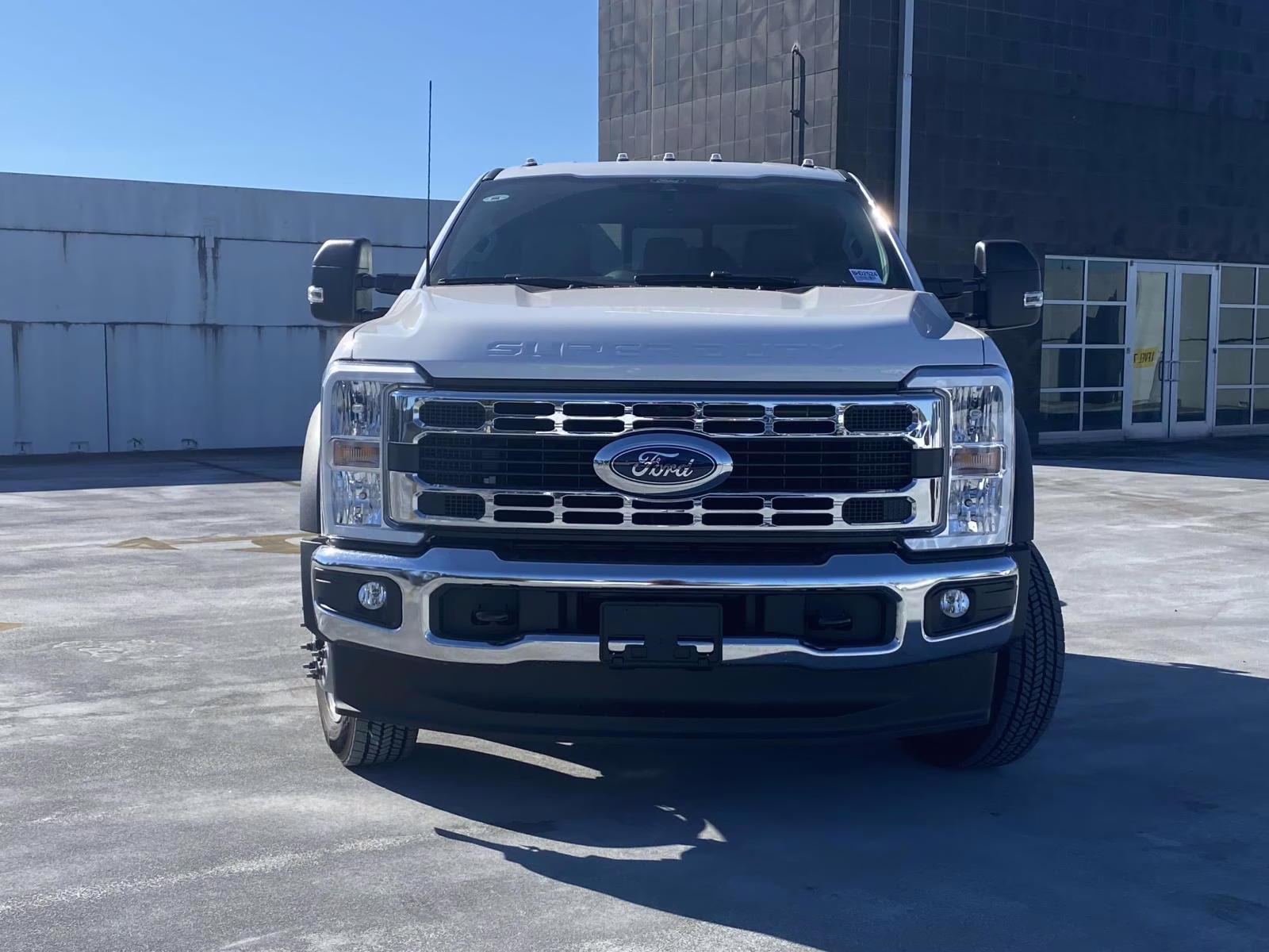 2026 Oxford White Ford Super Duty F-450 DRW XL 4X4 Chassis