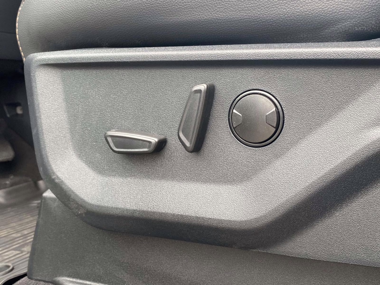 2025 Blue Metallic Ford F-150 Lariat 4X4 Truck