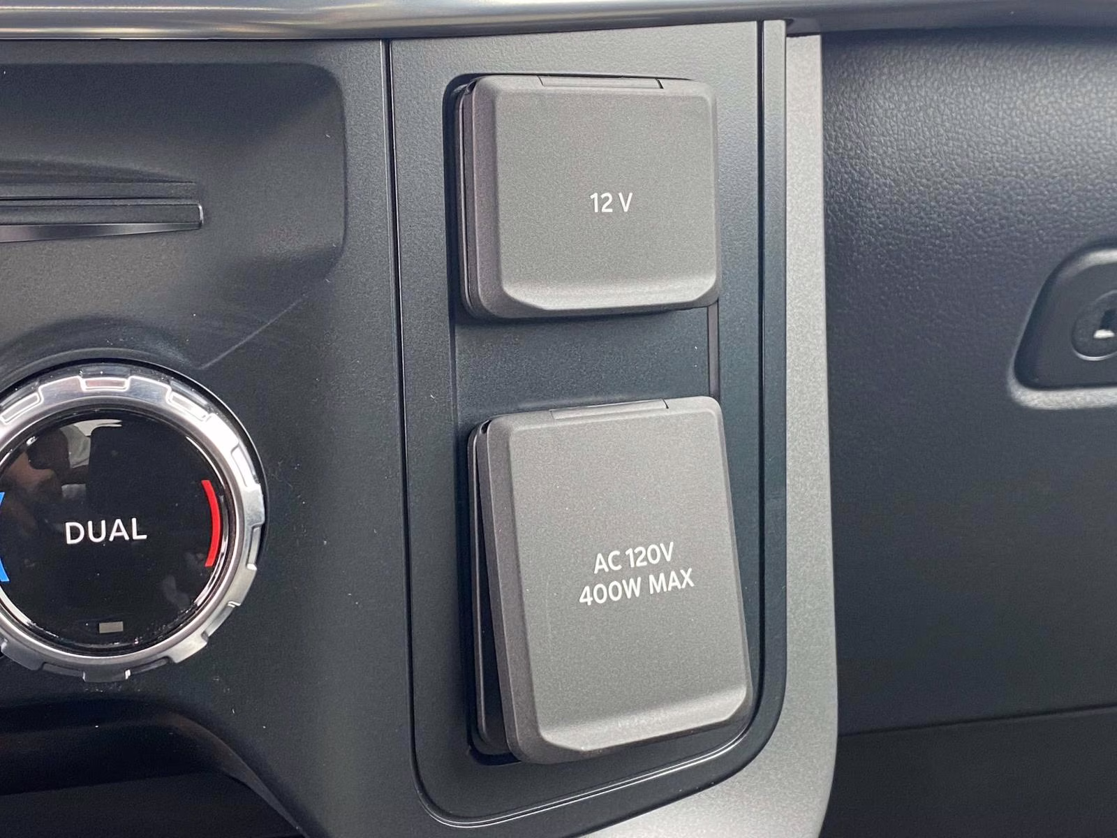 2025 Blue Metallic Ford F-150 Lariat 4X4 Truck