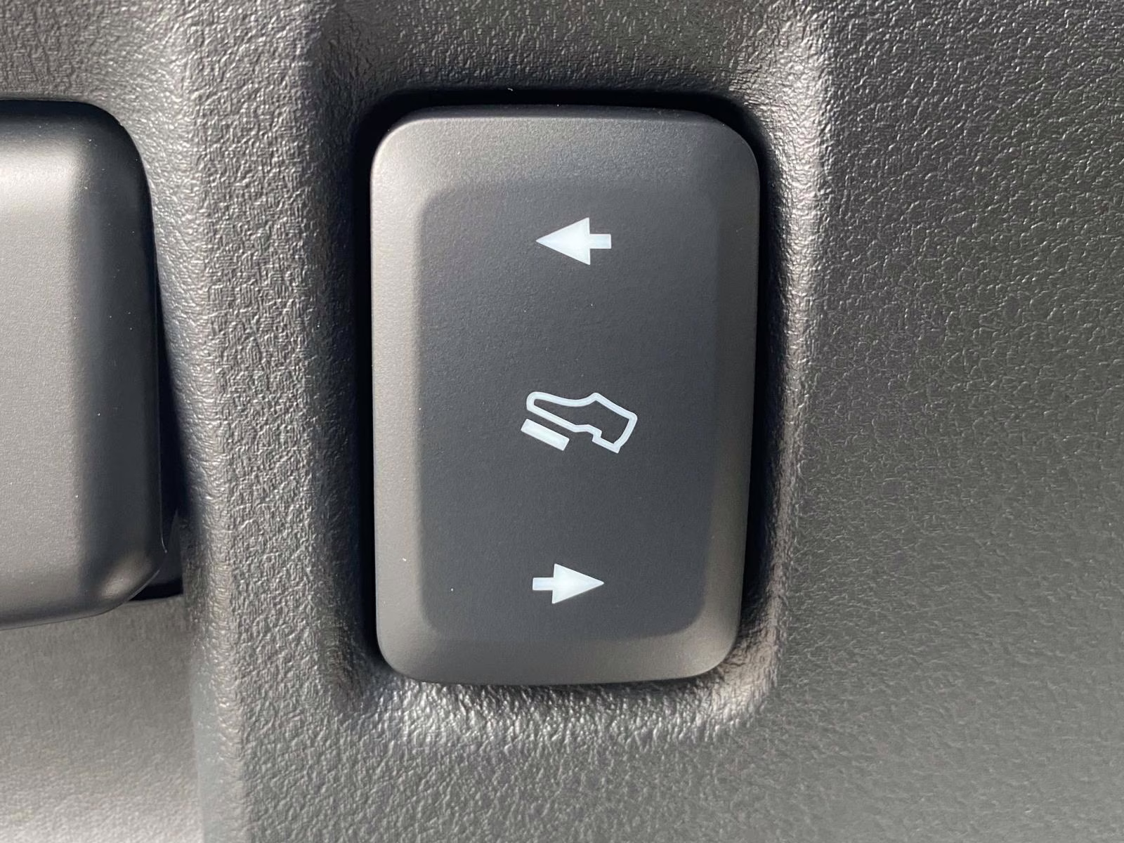 2025 Blue Metallic Ford F-150 Lariat 4X4 Truck