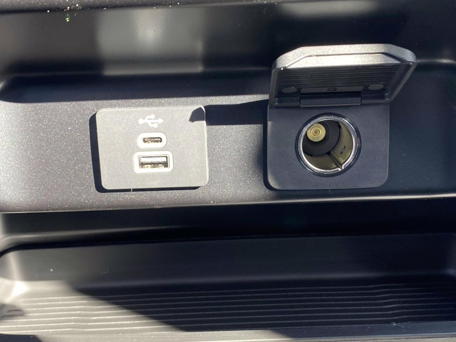 2026 Oxford White Ford Super Duty F-550 DRW XL 4X4 Chassis