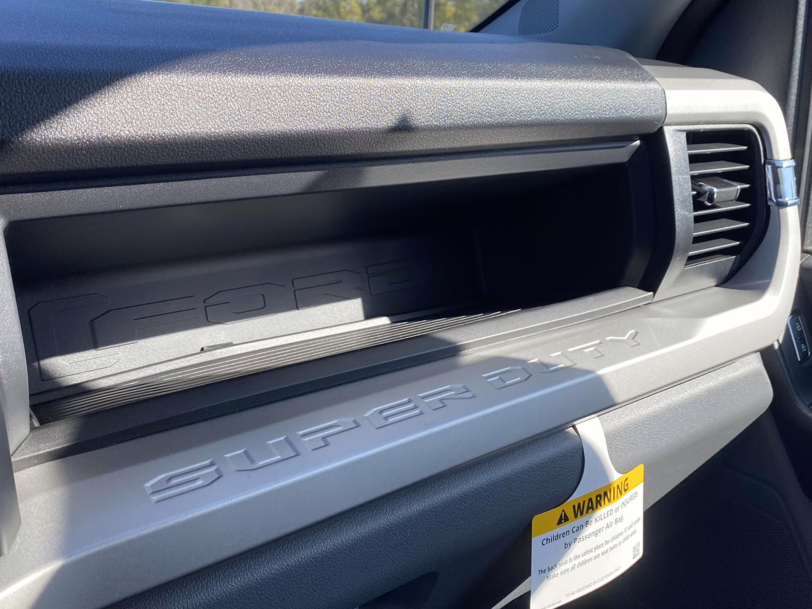 2026 Oxford White Ford Super Duty F-550 DRW XL 4X4 Chassis