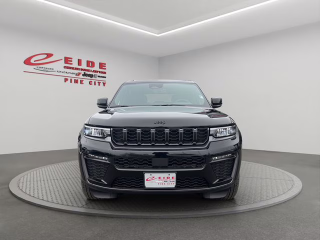 2026 Diamond Black Crystal Pearlcoat Jeep Grand Cherokee Limited 4X4 SUV