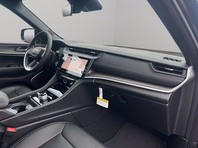 2026 Diamond Black Crystal Pearlcoat Jeep Grand Cherokee Limited 4X4 SUV