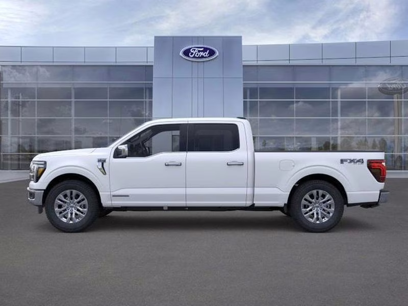 2025 Star White Metallic Tri-Coat Ford F-150 LARIAT 4X4 Truck
