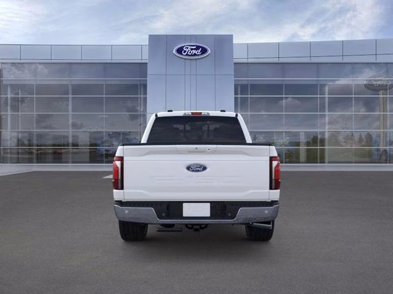 2025 Star White Metallic Tri-Coat Ford F-150 LARIAT 4X4 Truck