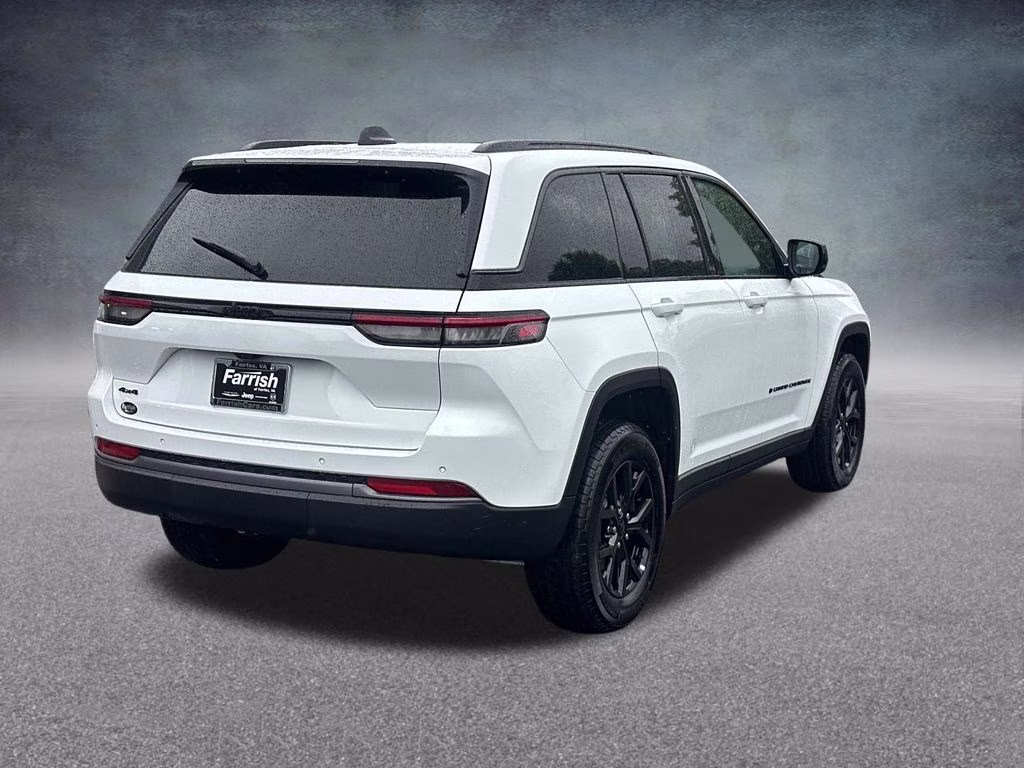 2026 Bright White Clearcoat Jeep Grand Cherokee Altitude 4X4 SUV