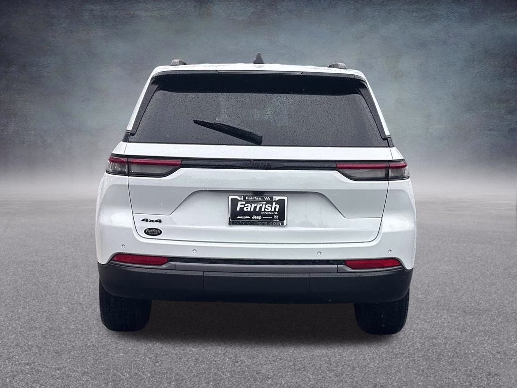 2026 Bright White Clearcoat Jeep Grand Cherokee Altitude 4X4 SUV