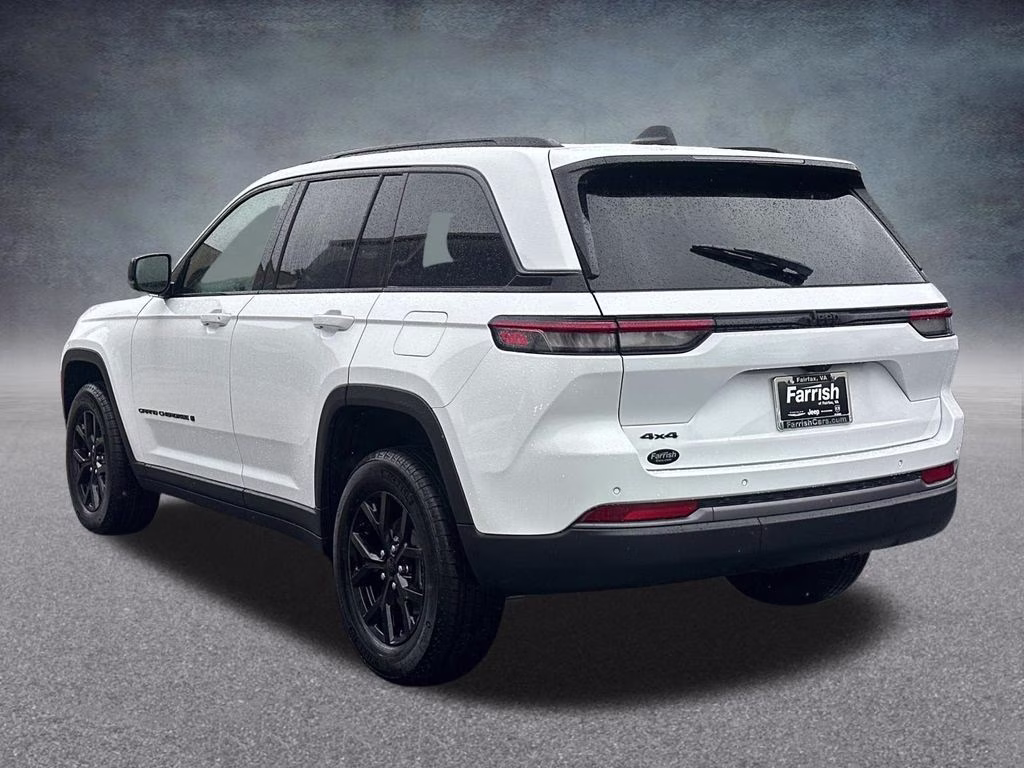 2026 Bright White Clearcoat Jeep Grand Cherokee Altitude 4X4 SUV