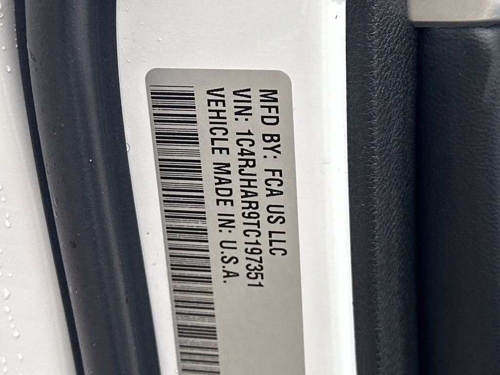 2026 Bright White Clearcoat Jeep Grand Cherokee Altitude 4X4 SUV