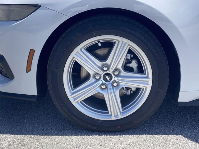 2026 Oxford White Ford Mustang EcoBoost RWD Coupe