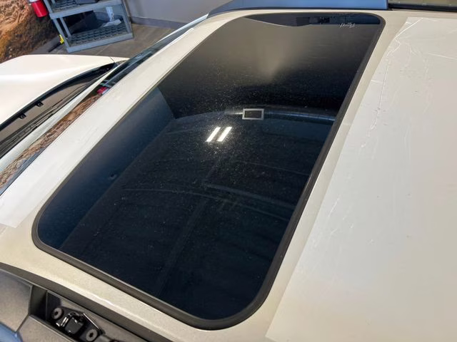 2026 Crystal White Pearl Subaru Outback Premium AWD SUV