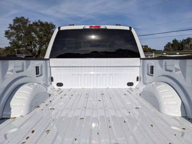 2026 Oxford White Ford Super Duty F-350 SRW XLT 4X4 Truck