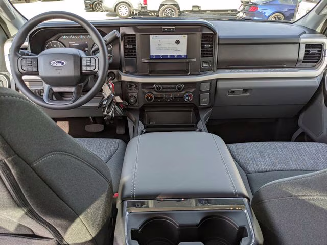 2026 Oxford White Ford Super Duty F-350 SRW XLT 4X4 Truck