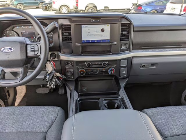 2026 Oxford White Ford Super Duty F-350 SRW XLT 4X4 Truck