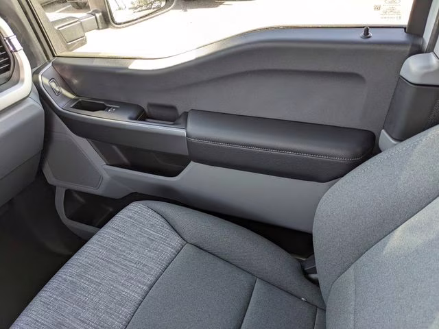 2026 Oxford White Ford Super Duty F-350 SRW XLT 4X4 Truck