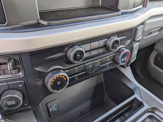 2026 Oxford White Ford Super Duty F-350 SRW XLT 4X4 Truck