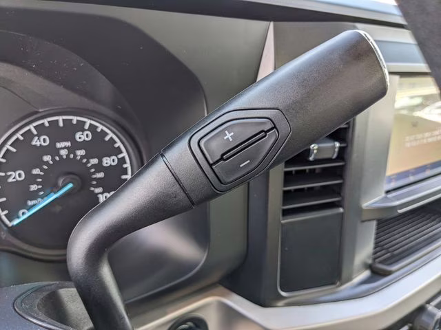 2026 Oxford White Ford Super Duty F-350 SRW XLT 4X4 Truck