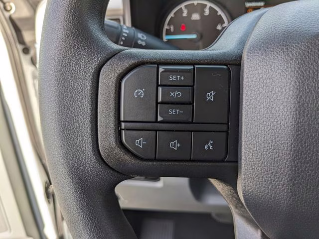 2026 Oxford White Ford Super Duty F-350 SRW XLT 4X4 Truck