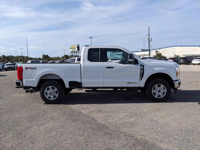 2026 Oxford White Ford Super Duty F-350 SRW XLT 4X4 Truck
