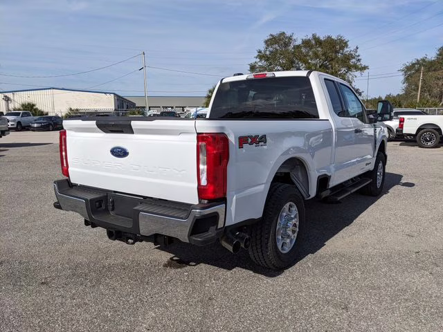2026 Oxford White Ford Super Duty F-350 SRW XLT 4X4 Truck