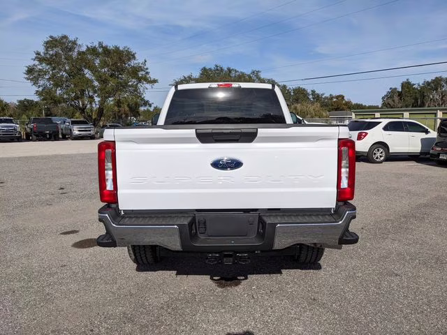 2026 Oxford White Ford Super Duty F-350 SRW XLT 4X4 Truck