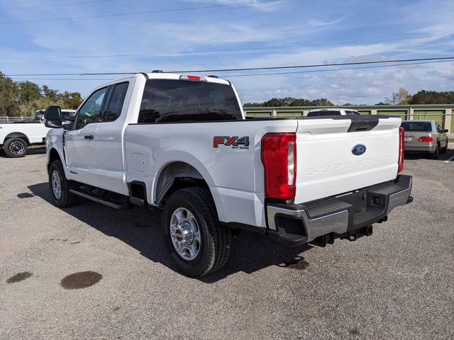 2026 Oxford White Ford Super Duty F-350 SRW XLT 4X4 Truck