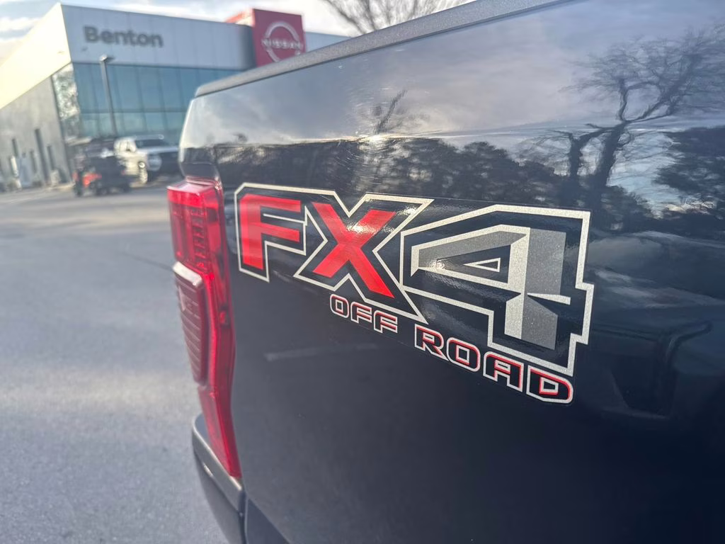 2022 Black Ford Super Duty F-250 SRW Platinum 4X4 Truck