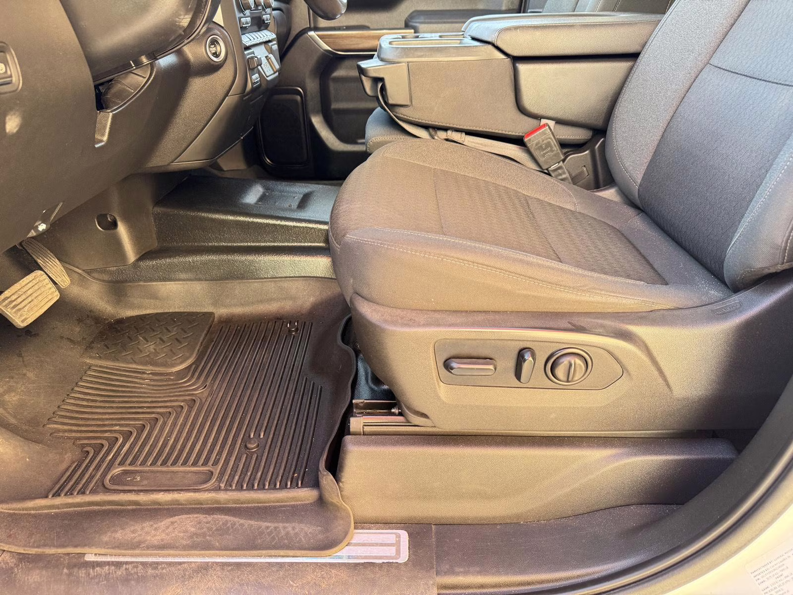 2022 Summit White Chevrolet Silverado 1500 LTD LT 4X4 Truck