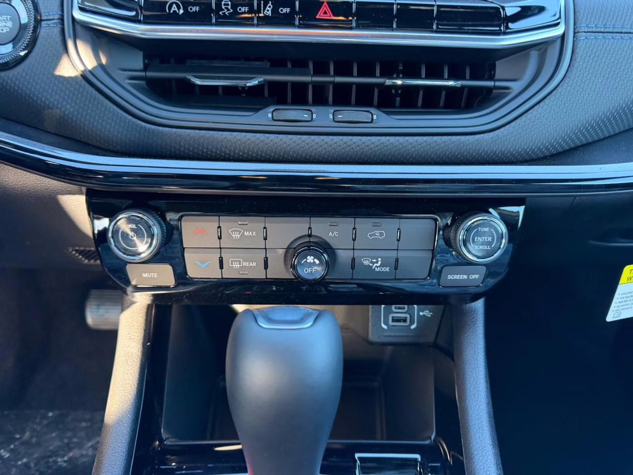 2026 Bright White Clearcoat Jeep Compass Latitude 4X4 SUV