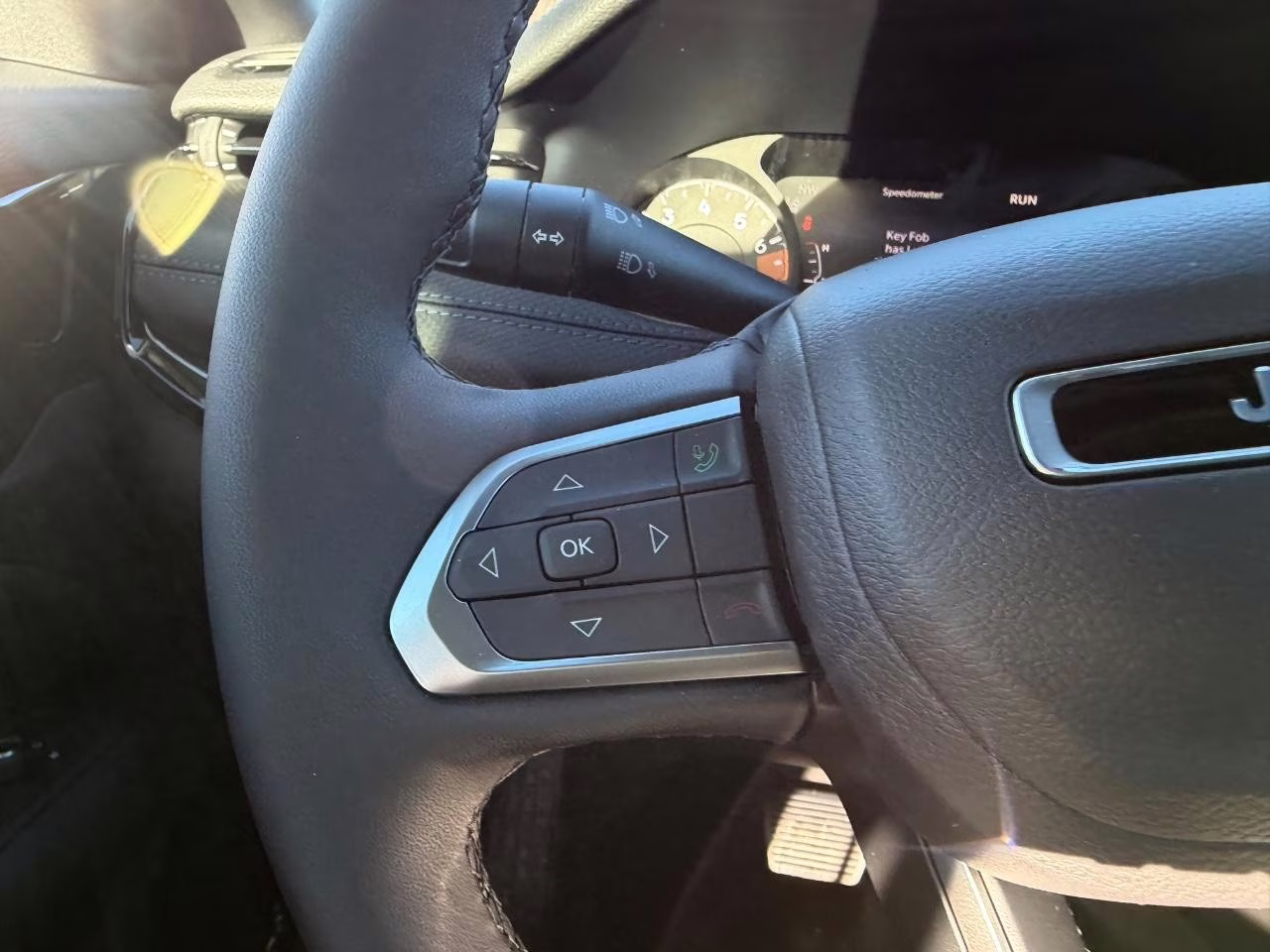 2026 Diamond Black Crystal Pearlcoat Jeep Compass Latitude 4X4 SUV