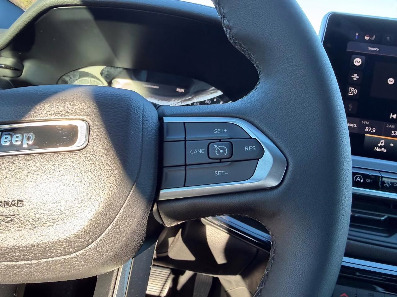 2026 Diamond Black Crystal Pearlcoat Jeep Compass Latitude 4X4 SUV