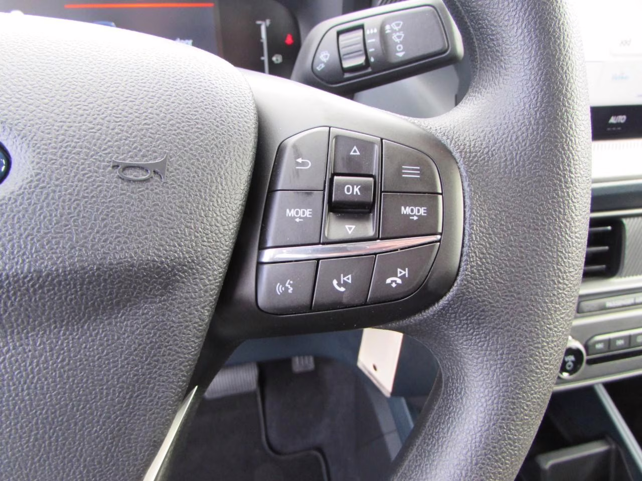 2026 Oxford White Ford Maverick XL AWD Truck