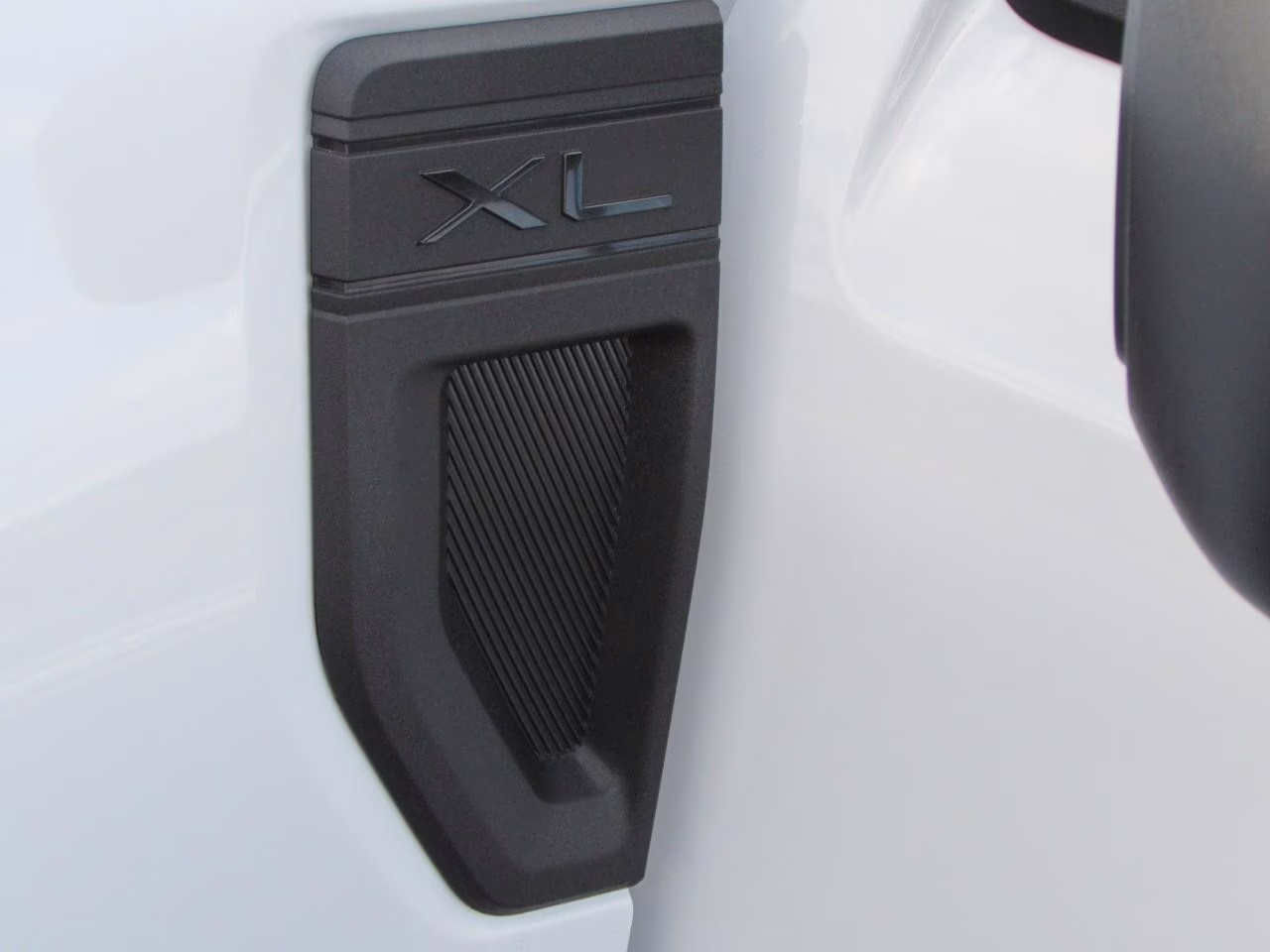 2026 Oxford White Ford Maverick XL AWD Truck