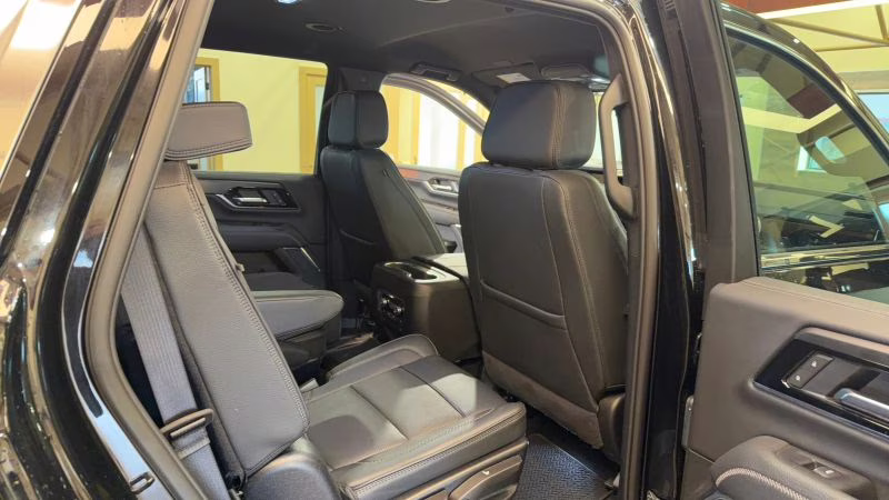 2025 Onyx Black GMC Yukon Denali Sport Utility 4D 4X4 SUV
