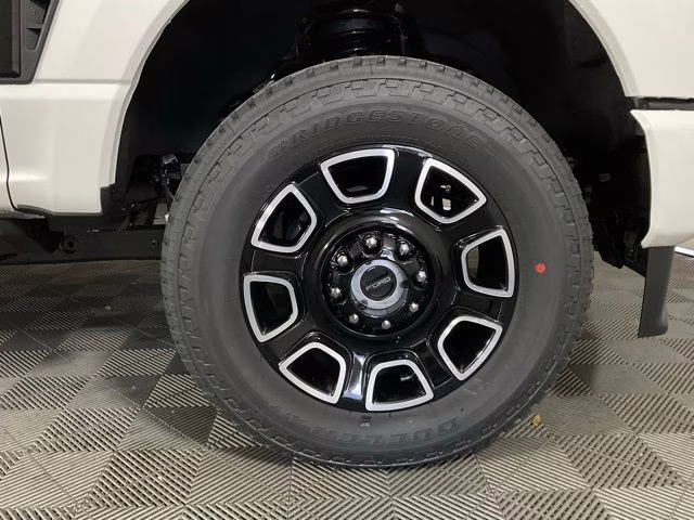 2026 White Metallic Ford Super Duty F-250 SRW Platinum 4X4 Truck
