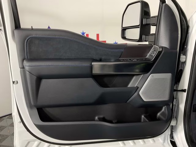 2026 White Metallic Ford Super Duty F-250 SRW Platinum 4X4 Truck