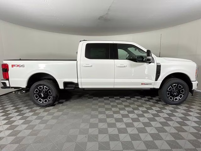 2026 White Metallic Ford Super Duty F-250 SRW Platinum 4X4 Truck