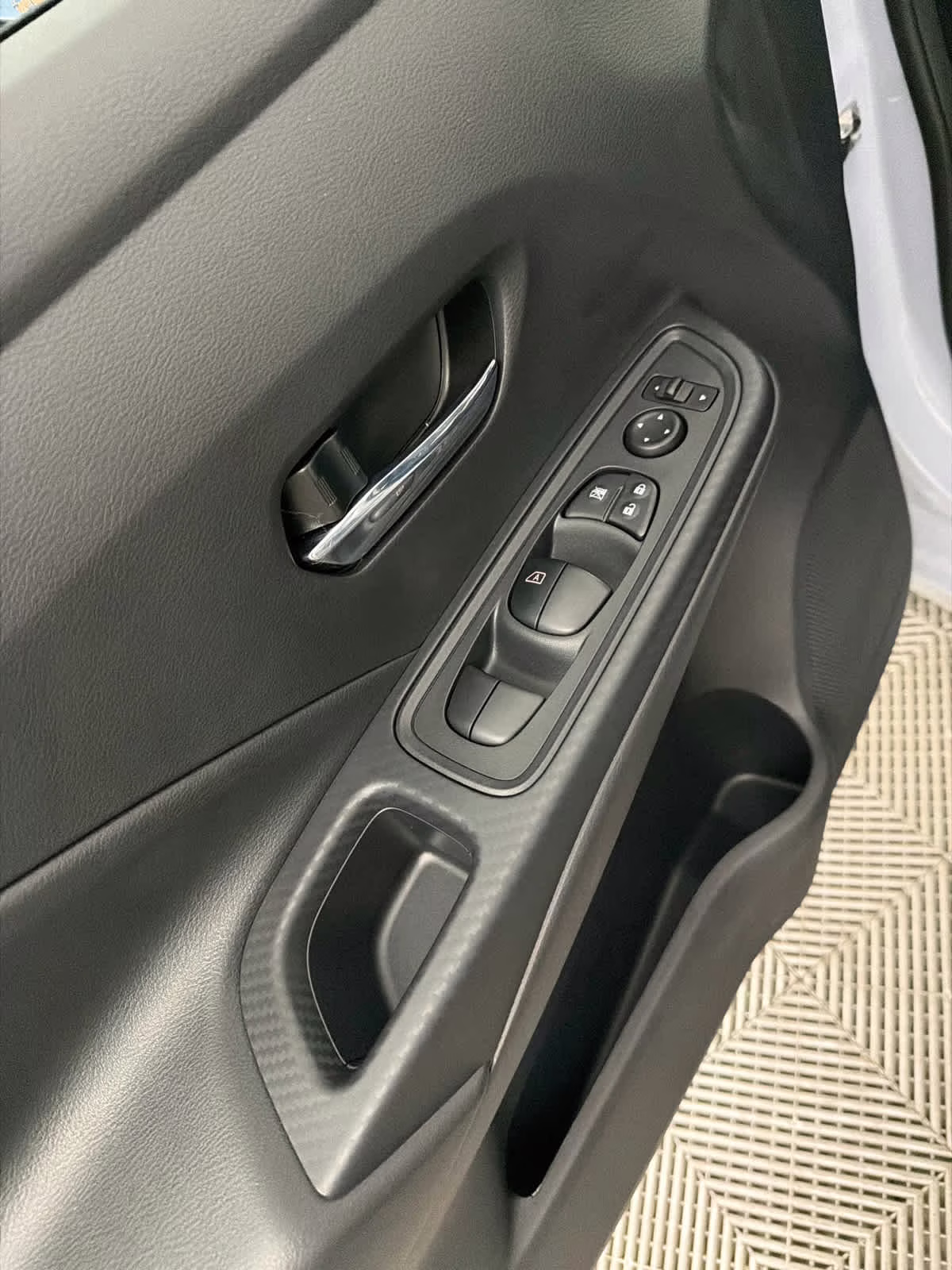 2025 Gray Sky Pearl Nissan Versa SV FWD Sedan