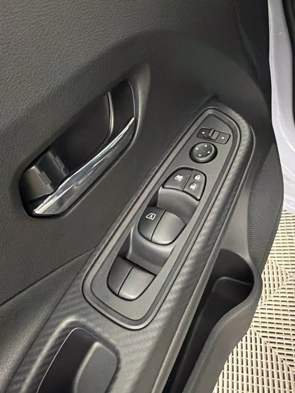 2025 Gray Sky Pearl Nissan Versa SV FWD Sedan