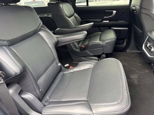 2026 Silver Metallic Ford Expedition Platinum 4X4 SUV